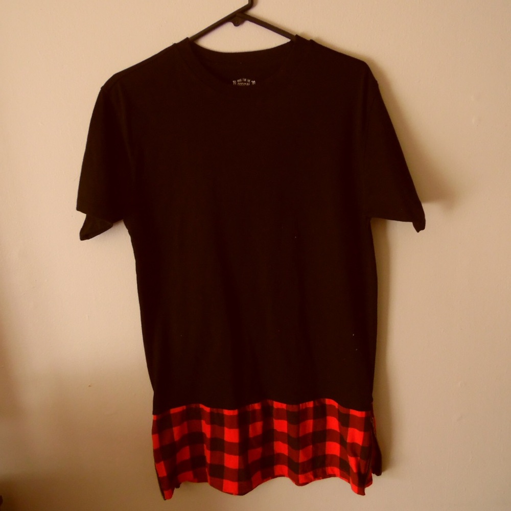 Short sleeve black t-shirt